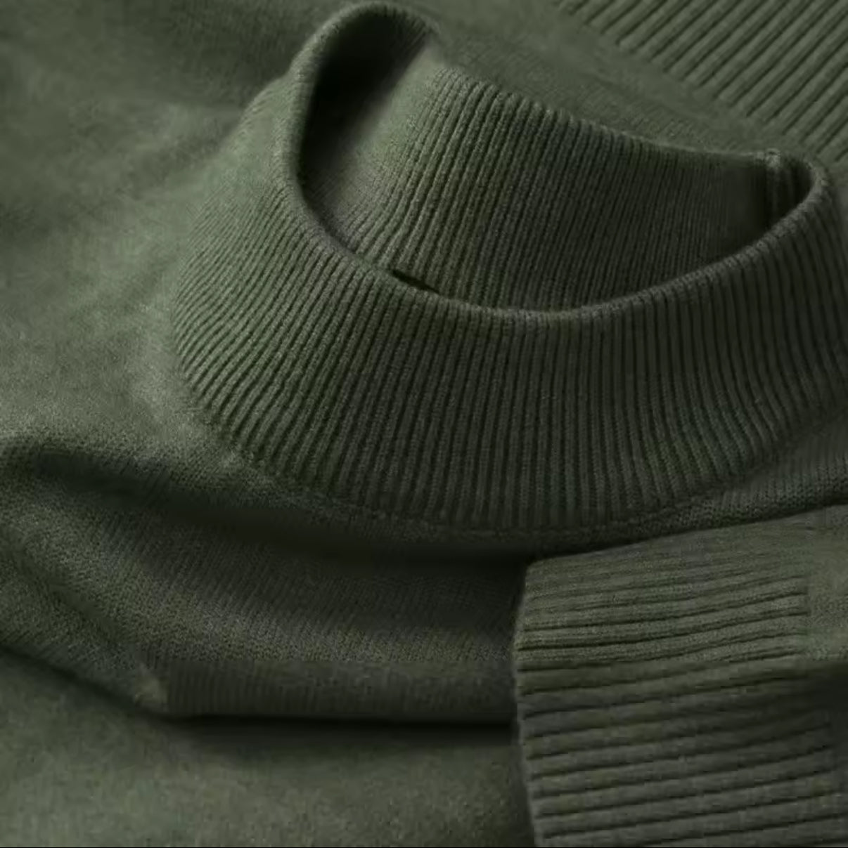 Montervo Mock Neck Pullover